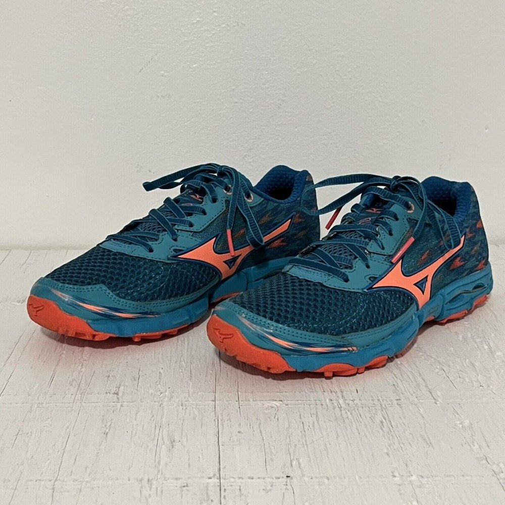 Mizuno Hayate 2 Women Sz. 7 Aqua Peach EUC Running Trail Cross fit Workout Shoes
